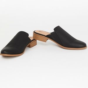 Free people bc vegan Austin mule flat